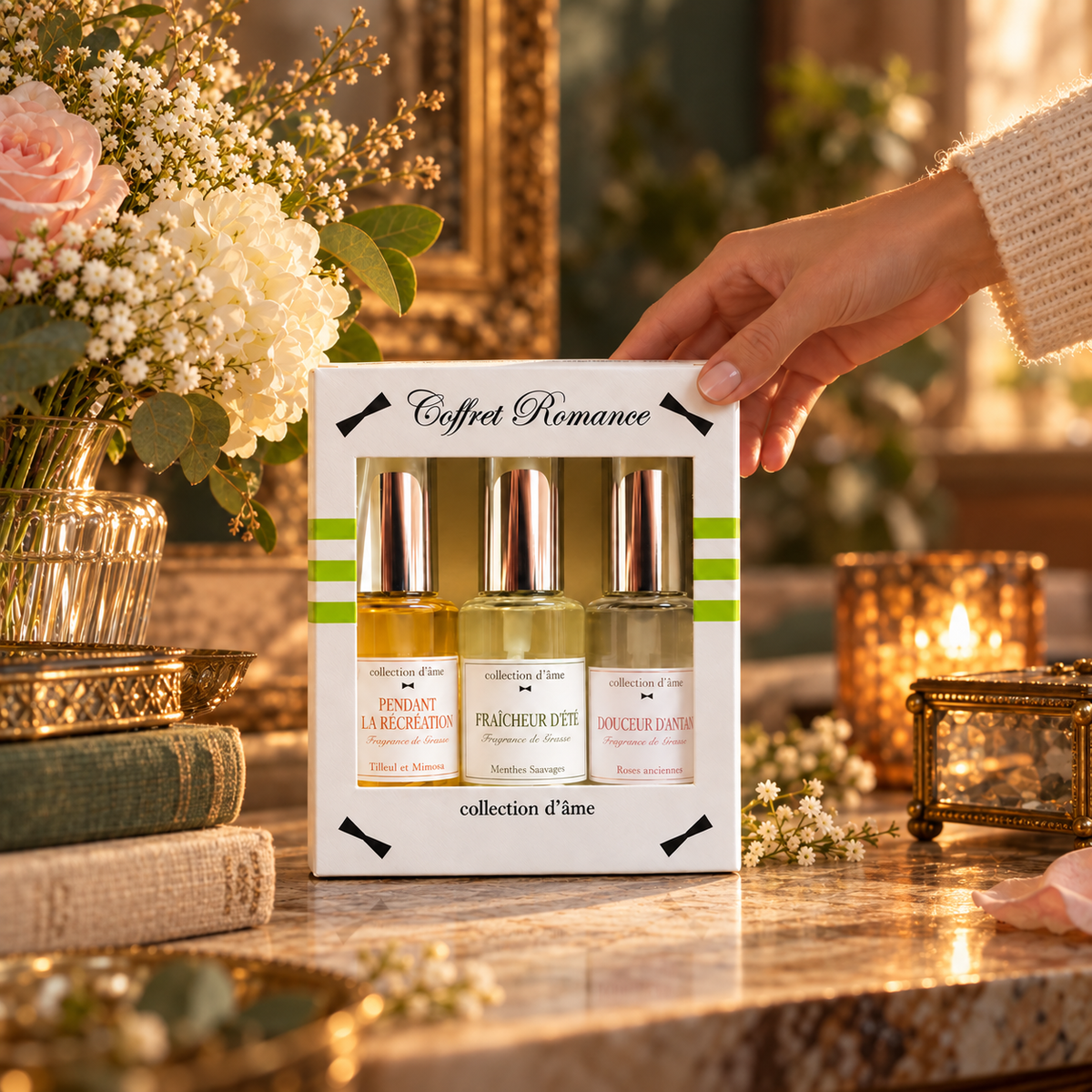 Coffret Romance présenté en cadeau dans une maison — collection d’âme